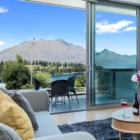 Luxury Lakeview 2 Bedroom Apartment Куийнстаун Екстериор снимка