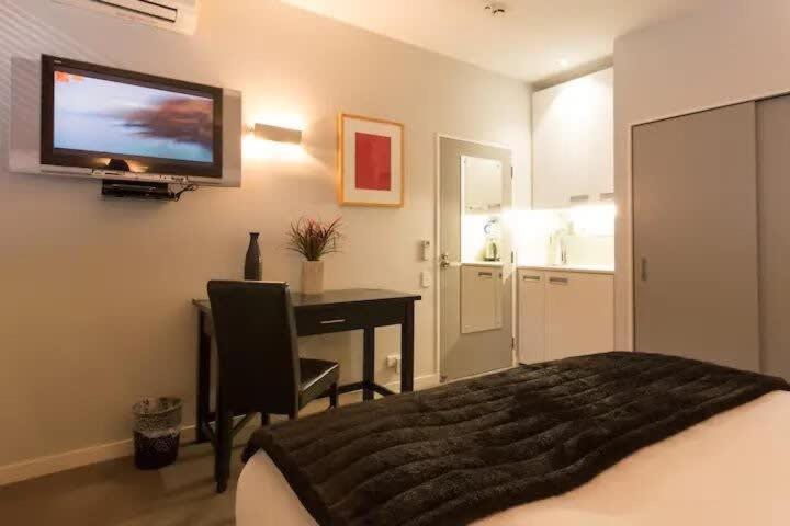 Luxury Lakeview 2 Bedroom Apartment Куийнстаун Екстериор снимка